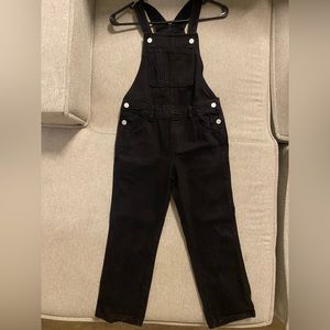 OLD NAVY KIDS BLACK M (8) OVERALLS. NEVER WORN.